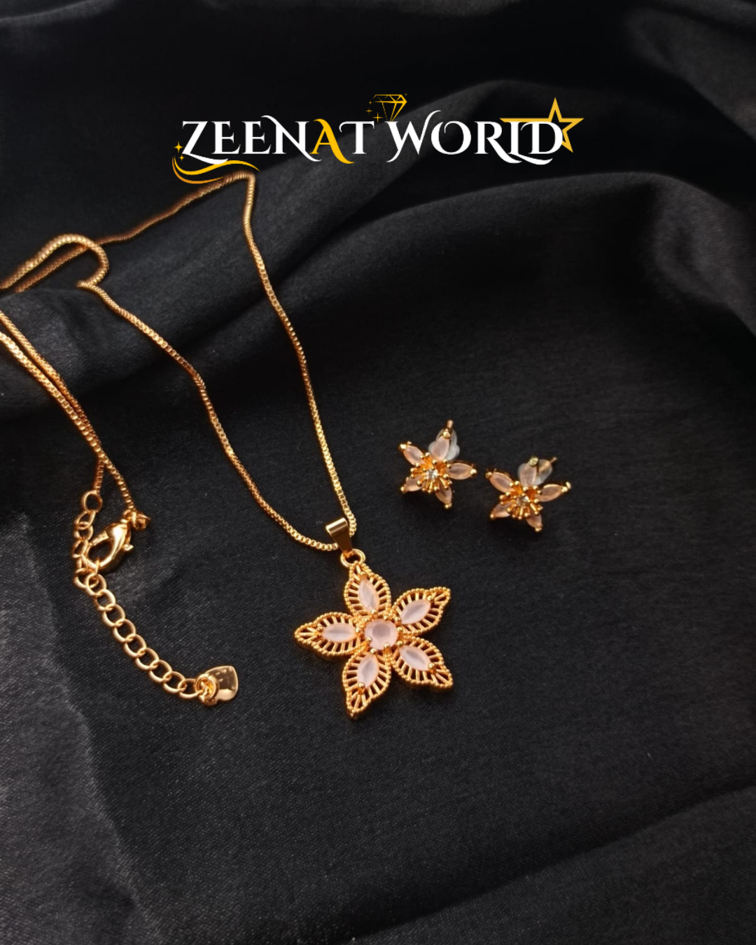 "Flower-Shaped Locket Set – Blooming Elegance and Cherished Moments"