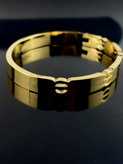 Imported Cartier Golden Bracelet ,Premium Quality , Luxury Look, Best Packing .