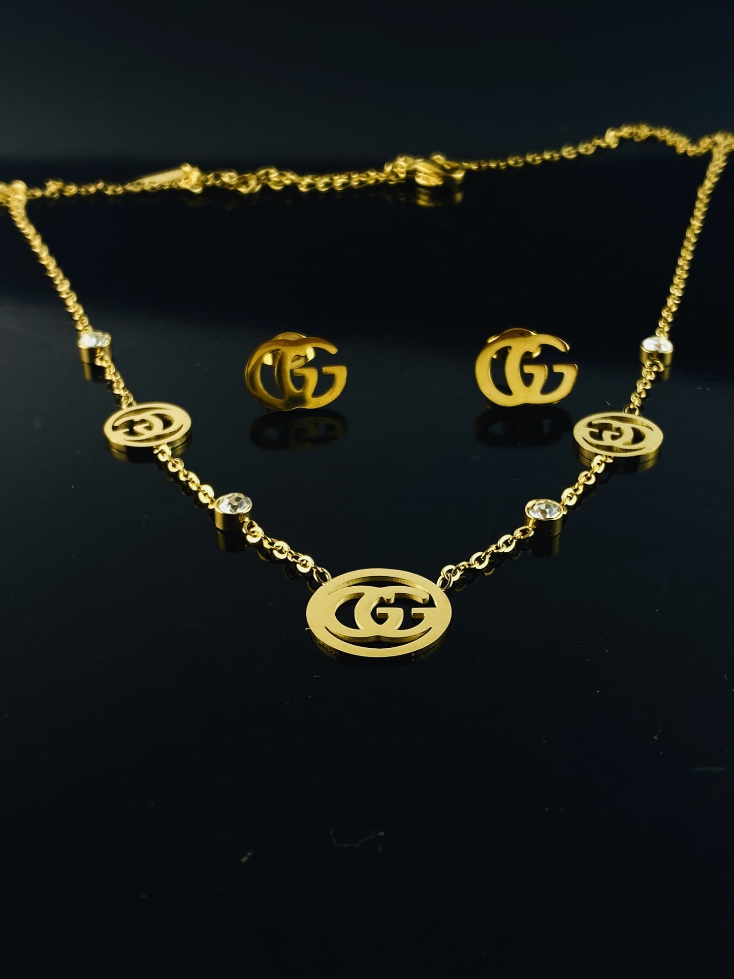 Imported Gucci Locket Set For Women , Luxury Quality , Premium packing .